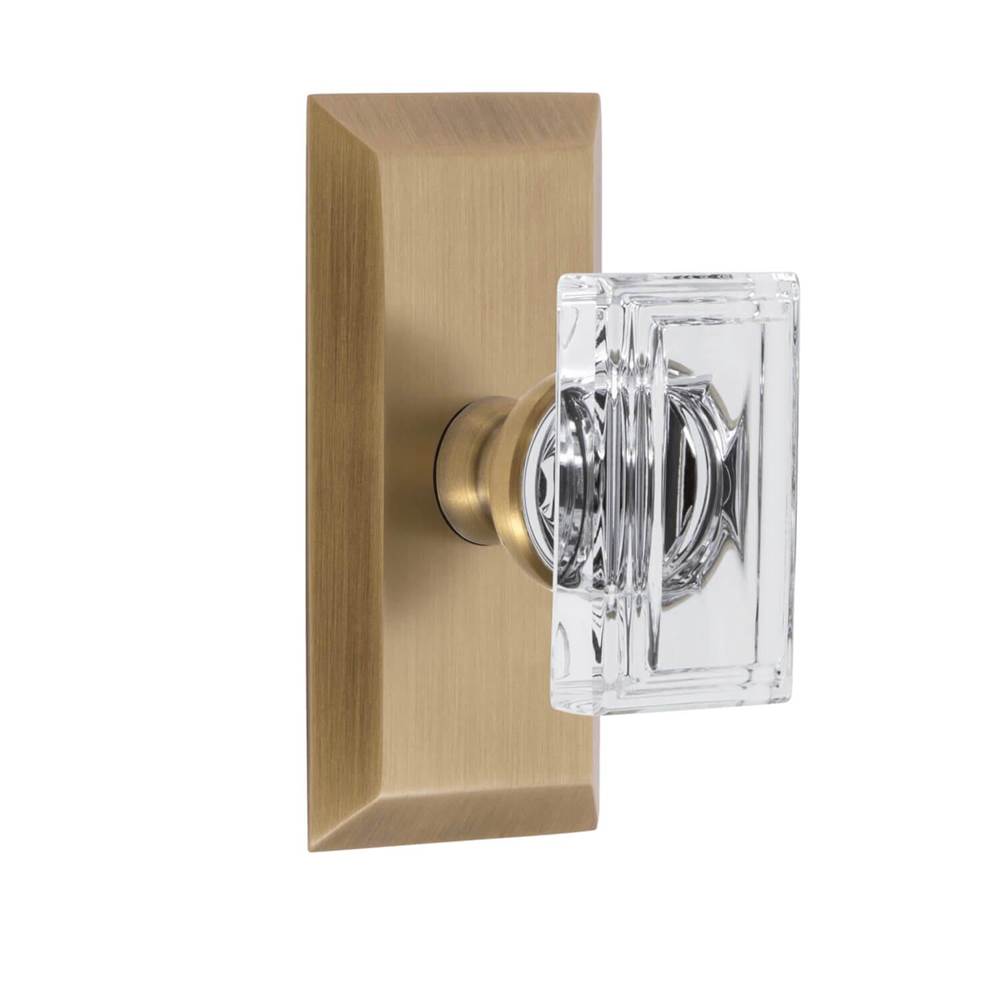 Grandeur Hardware Fifth Avenue Short Plate Passage with Carre Crystal Knob in Vintage Brass